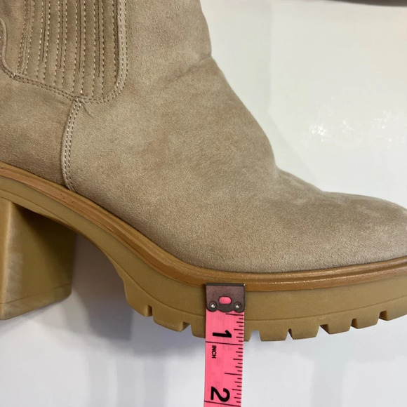 UNIVERSAL THREAD light natural chelsea boots booties - Picture 11 of 11